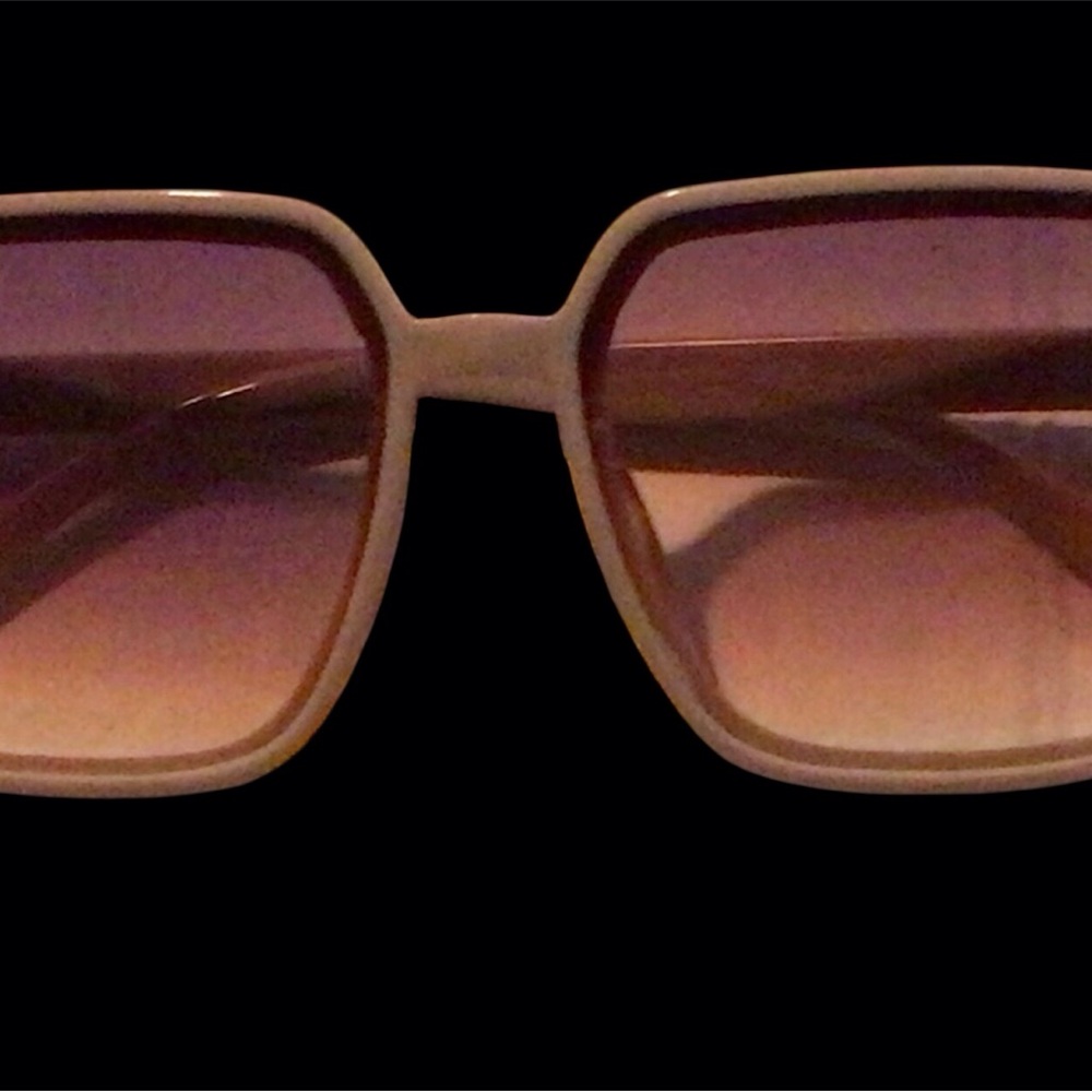 Oversized Square Blush Pink Sunglasses with Gradient Lenses - Picture 4 of 4